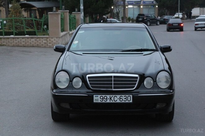 Mercedes E 320 2001, 265,000 km - 3.2 l - Bakı