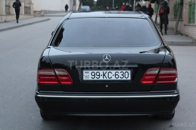 Mercedes E 320 2001, 265,000 km - 3.2 l - Bakı