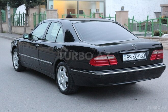 Mercedes E 320 2001, 265,000 km - 3.2 l - Bakı