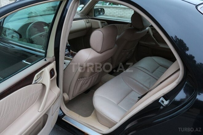 Mercedes E 320 2001, 265,000 km - 3.2 l - Bakı