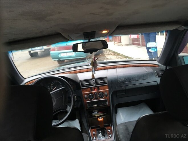Mercedes C 180 1995, 276,042 km - 1.8 л - Yevlax