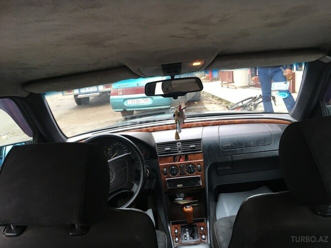 Mercedes C 180 1995, 276,042 km - 1.8 л - Yevlax