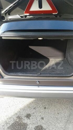 Mercedes E 220 1988, 218,000 km - 2.2 l - Bakı