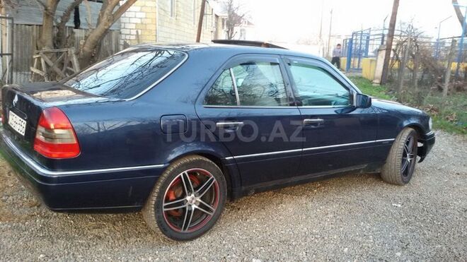 Mercedes C 180 1996, 332,000 km - 1.8 l - Qazax