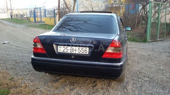Mercedes C 180 1996, 332,000 km - 1.8 l - Qazax