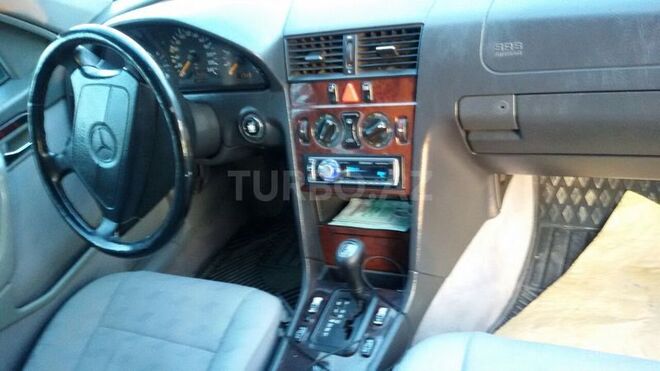 Mercedes C 180 1996, 332,000 km - 1.8 l - Qazax