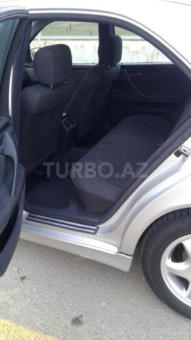 Mercedes E 220 2001, 318,214 km - 2.2 l - Bakı