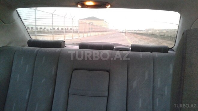 Mercedes E 220 2001, 318,214 km - 2.2 l - Bakı