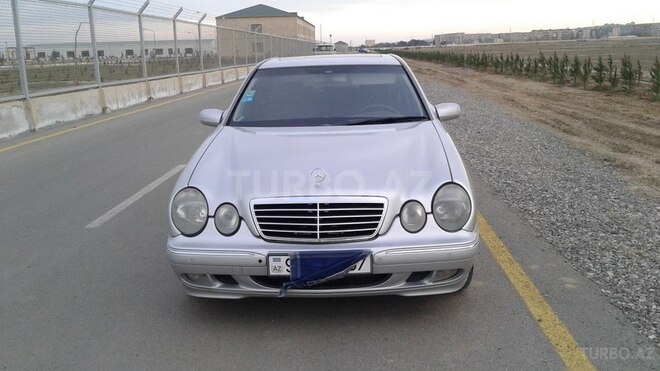 Mercedes E 220 2001, 318,214 km - 2.2 l - Bakı
