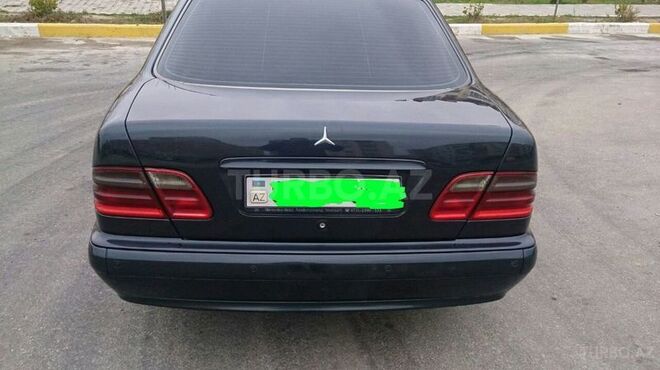 Mercedes E 220 2001, 276,218 km - 2.2 l - Bakı