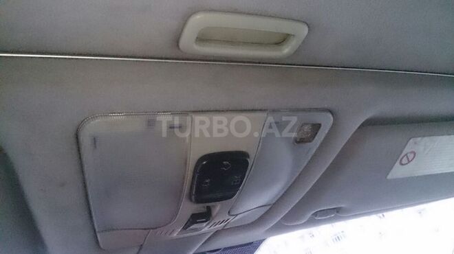 Mercedes E 220 2001, 276,218 km - 2.2 l - Bakı