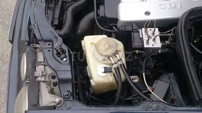 Mercedes E 220 2001, 276,218 km - 2.2 l - Bakı