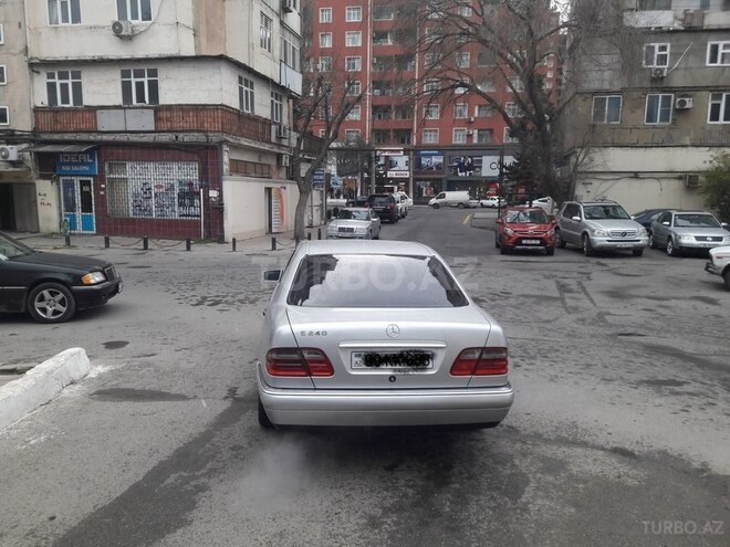 Mercedes E 240 1998, 298,530 km - 2.4 l - Bakı