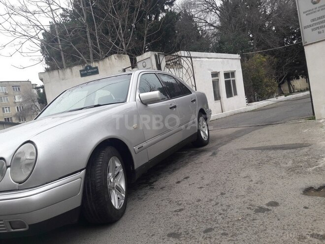 Mercedes E 240 1998, 298,530 km - 2.4 l - Bakı