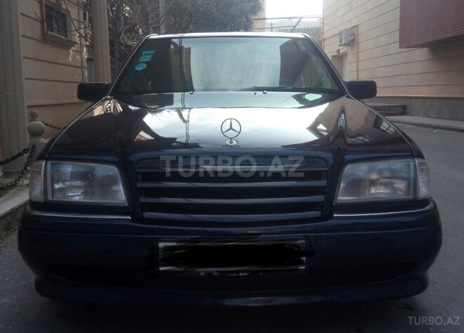 Mercedes C 200 1995, 300,000 km - 2.0 l - Qax