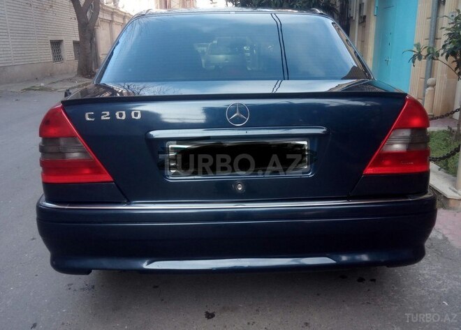 Mercedes C 200 1995, 300,000 km - 2.0 l - Qax