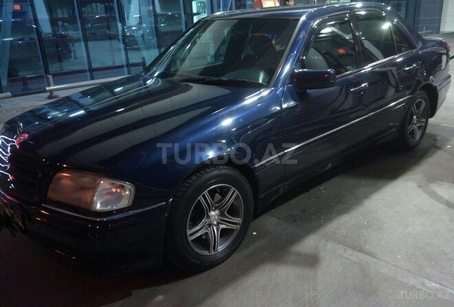 Mercedes C 200 1995, 300,000 km - 2.0 l - Qax