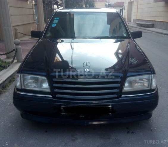 Mercedes C 200 1995, 300,000 km - 2.0 l - Qax