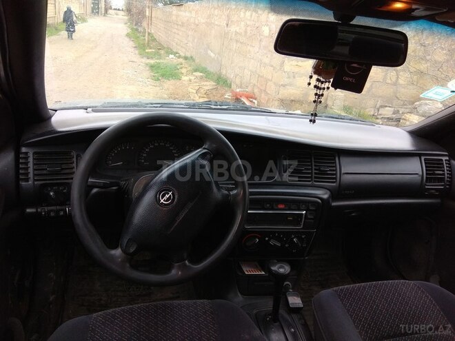 Opel Vectra 1997, 230,000 km - 1.6 l - Bakı