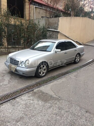 Mercedes E 240 1997, 265,000 km - 2.4 l - Bakı