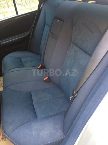 Mercedes E 240 1997, 265,000 km - 2.4 l - Bakı