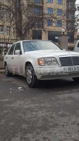 Mercedes E 250 1985, 356,000 km - 2.5 l - Bakı