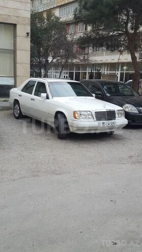 Mercedes E 250 1985, 356,000 km - 2.5 l - Bakı