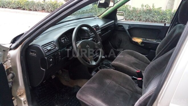 Opel Vectra 1991, 270,000 km - 1.8 л - Bakı