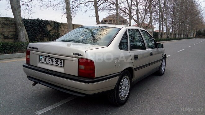 Opel Vectra 1991, 270,000 km - 1.8 л - Bakı