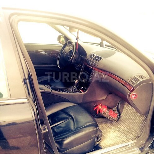 Mercedes E 200 2004, 335,500 km - 2.2 l - Bakı
