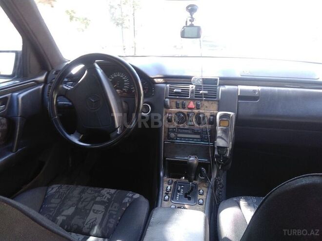 Mercedes E 240 1998, 290,000 km - 2.4 l - Bakı