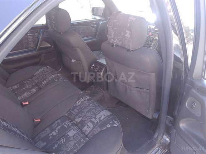Mercedes E 240 1998, 290,000 km - 2.4 l - Bakı