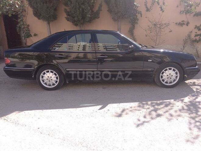 Mercedes E 240 1998, 290,000 km - 2.4 l - Bakı