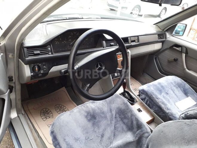 Mercedes E 200 1990, 3,578,542 km - 2.0 l - Bakı
