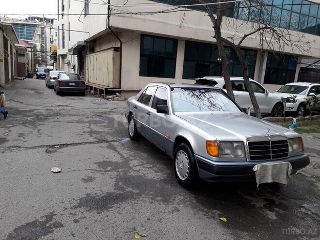 Mercedes E 200 1990, 3,578,542 km - 2.0 l - Bakı