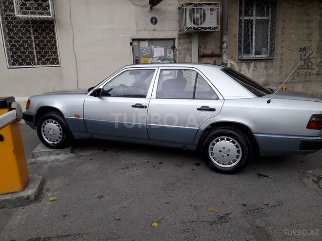 Mercedes E 200 1990, 3,578,542 km - 2.0 l - Bakı
