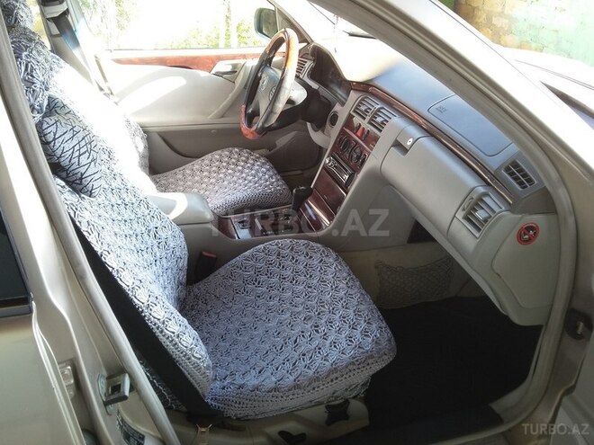 Mercedes E 240 2000, 289,673 km - 0.2 l - Xırdalan