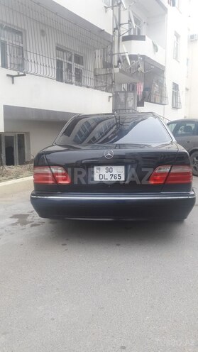 Mercedes E 320 2001, 244,300 km - 3.2 l - Bakı
