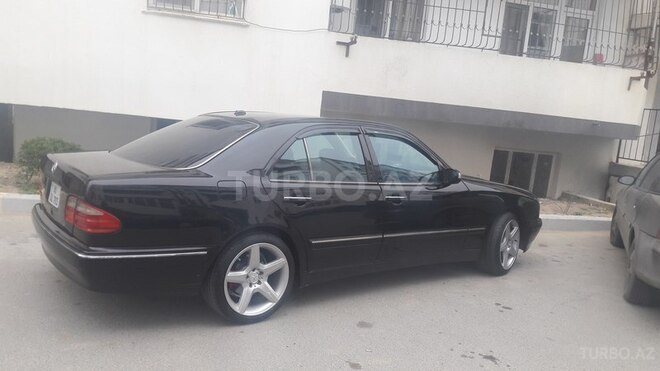 Mercedes E 320 2001, 244,300 km - 3.2 l - Bakı