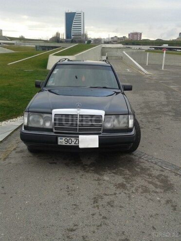 Mercedes E 250 1990, 480,256 km - 2.5 l - Bakı