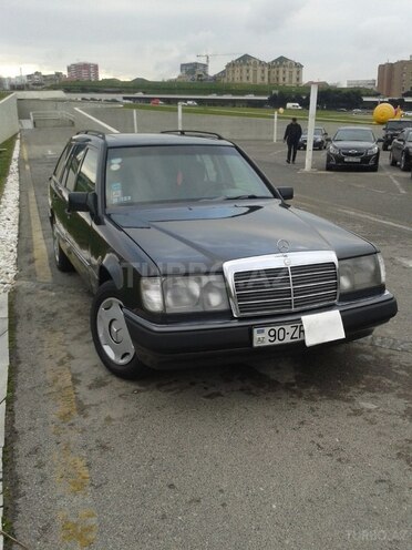 Mercedes E 250 1990, 480,256 km - 2.5 l - Bakı