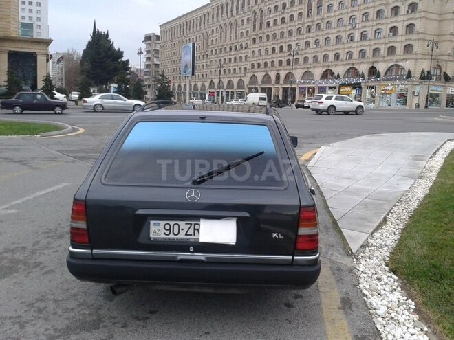Mercedes E 250 1990, 480,256 km - 2.5 l - Bakı