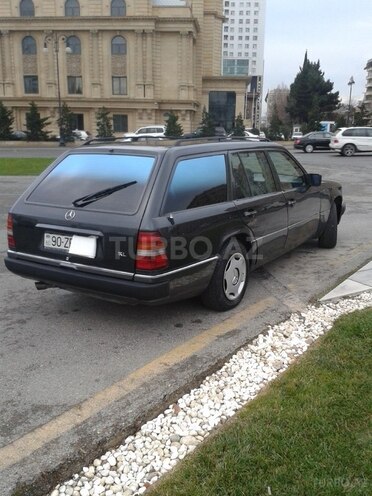 Mercedes E 250 1990, 480,256 km - 2.5 l - Bakı