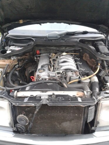 Mercedes E 250 1990, 480,256 km - 2.5 l - Bakı