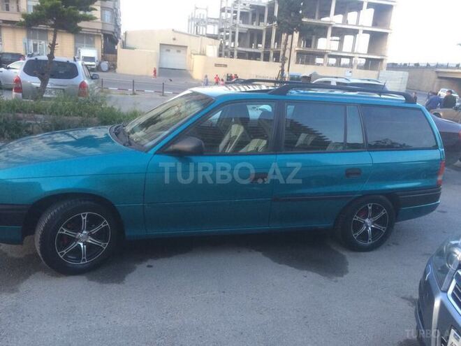 Opel Astra 1994, 400,000 km - 1.6 л - Bakı