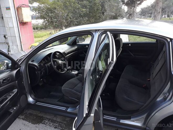 Volkswagen Passat 2003, 195 km - 0.2 l - Ağdam