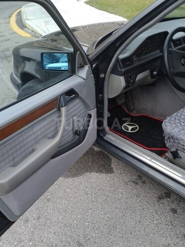 Mercedes E 250 1990, 480,256 km - 2.5 l - Bakı