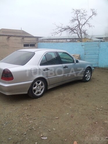 Mercedes C 200 2000, 207,000 km - 2.0 l - Bakı