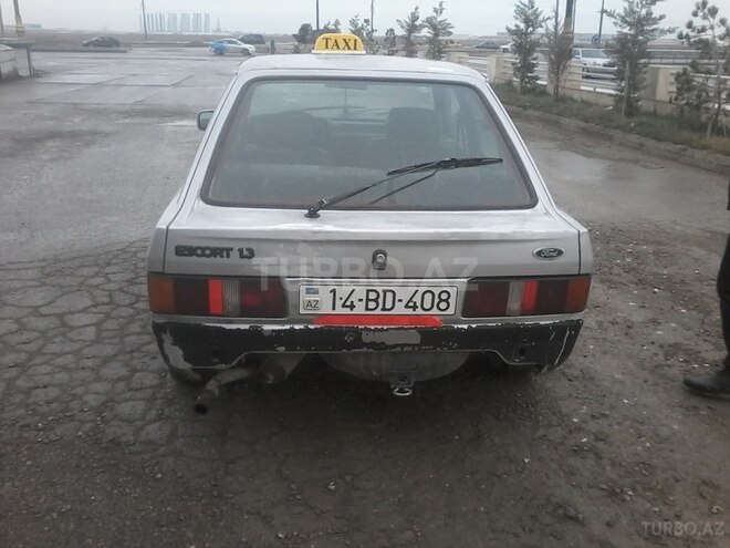 Ford Escort 1990, 235,000 km - 1.3 l - Bakı