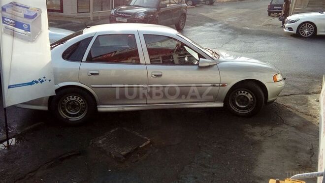 Opel Vectra 2000, 320,000 km - 1.8 l - Bakı